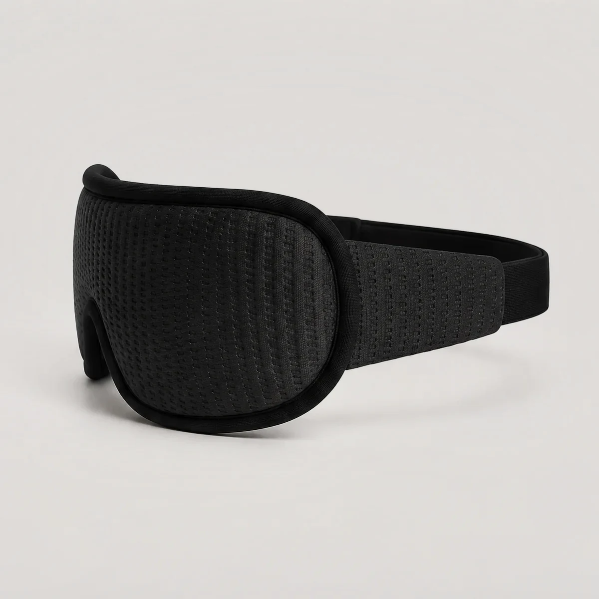 Masque BLAKOUT noir, vue de trois quarts